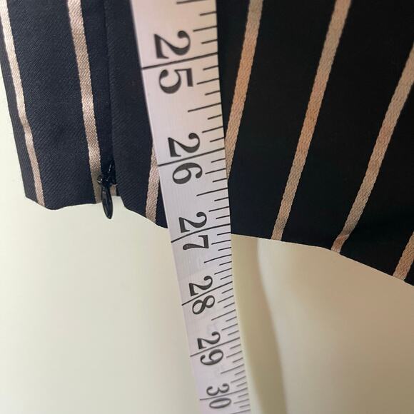 New Alice + Olivia black gold stripe mid rise ankle zip pants sz 2 - Picture 8 of 10